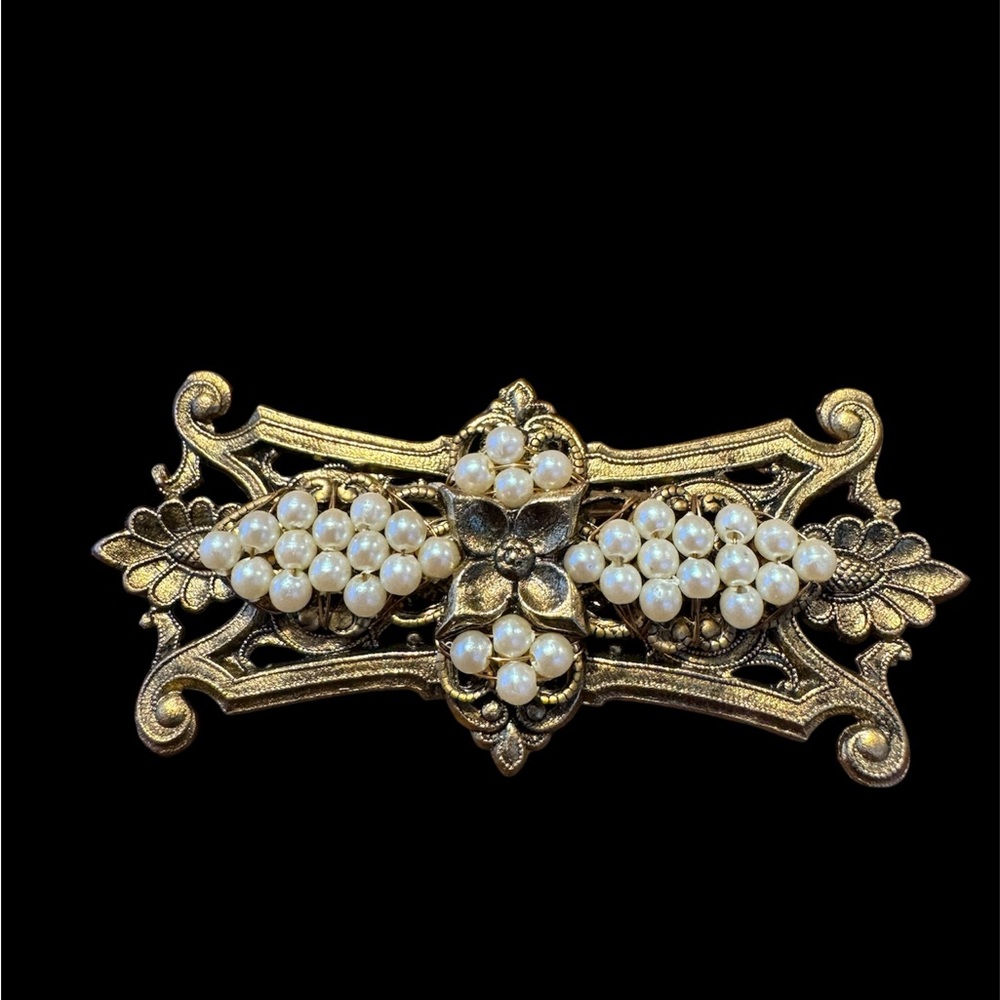 Cara Stimmel vintage gold tone and pearl brooch